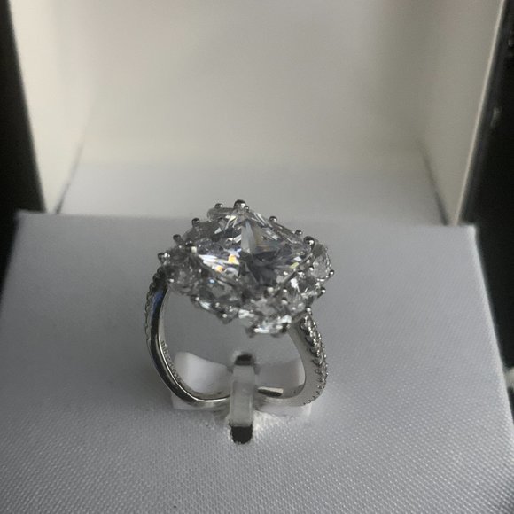 GIANI BERNINI Cubic Zirconia Cushion Halo Statement Ring in Sterling Silver - Picture 5 of 5